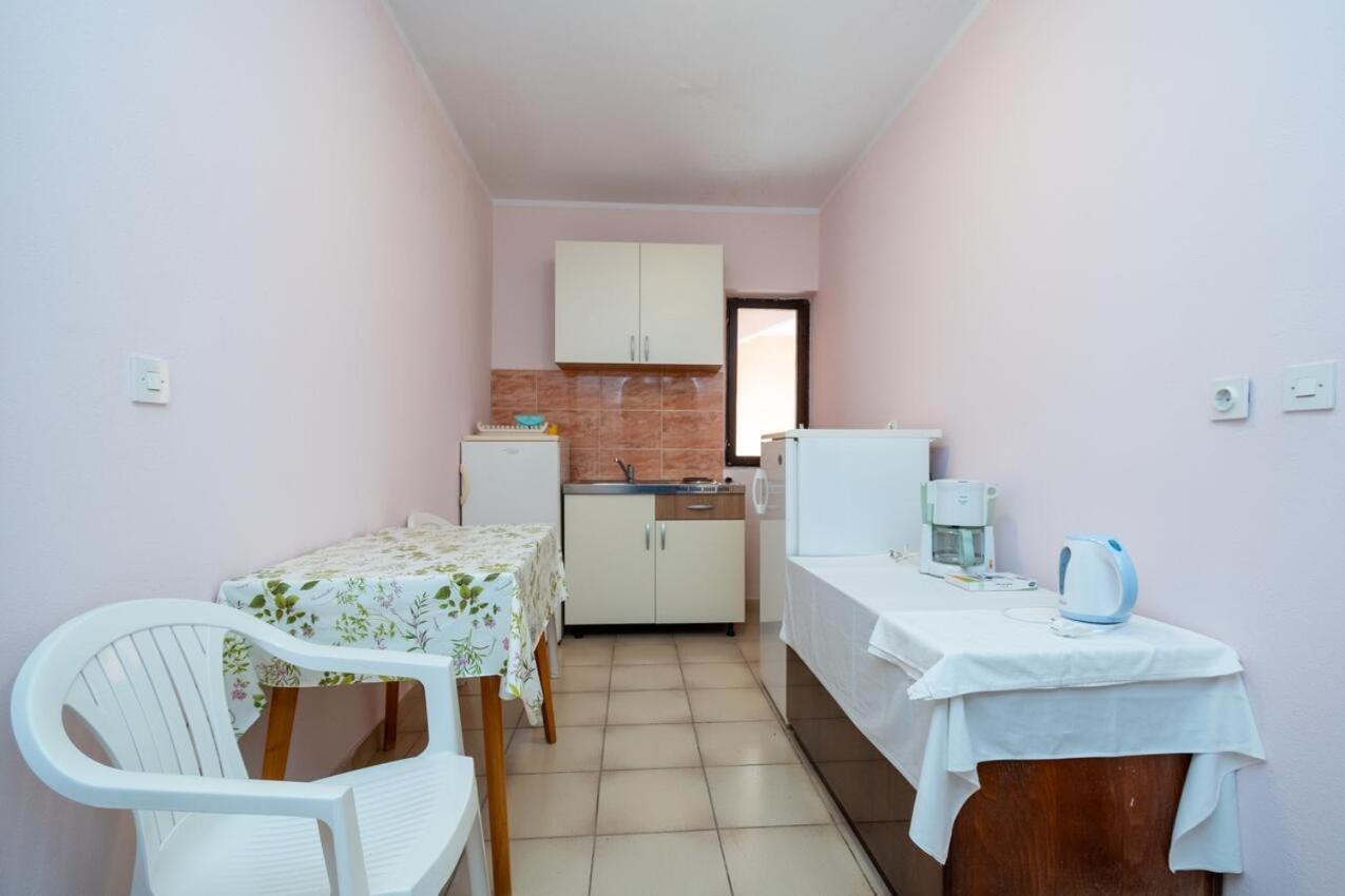 Double Room Zubovici 16063A 外观 照片